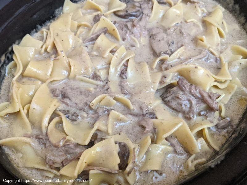 Slow Cooker Creamy Beef Stroganoff